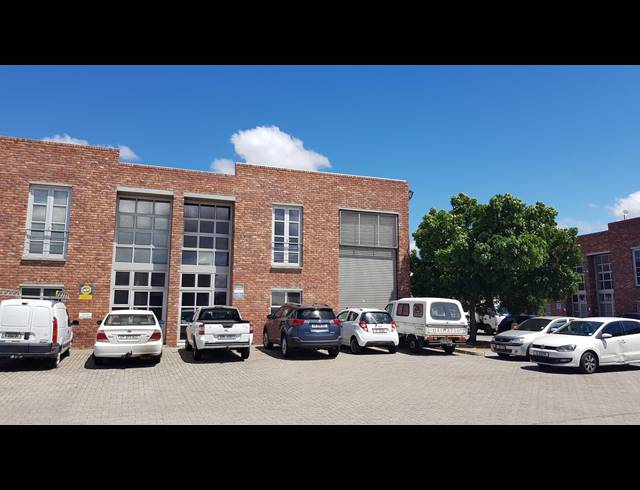 346M² FACTORY TO LET IN STIKLAND INDUSTRIAL